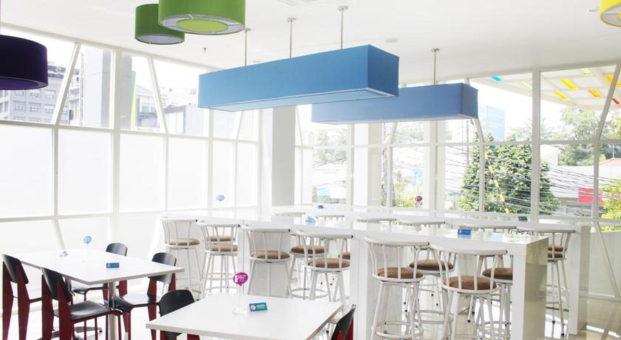 Pop! Hotel Kemang Джакарта Экстерьер фото