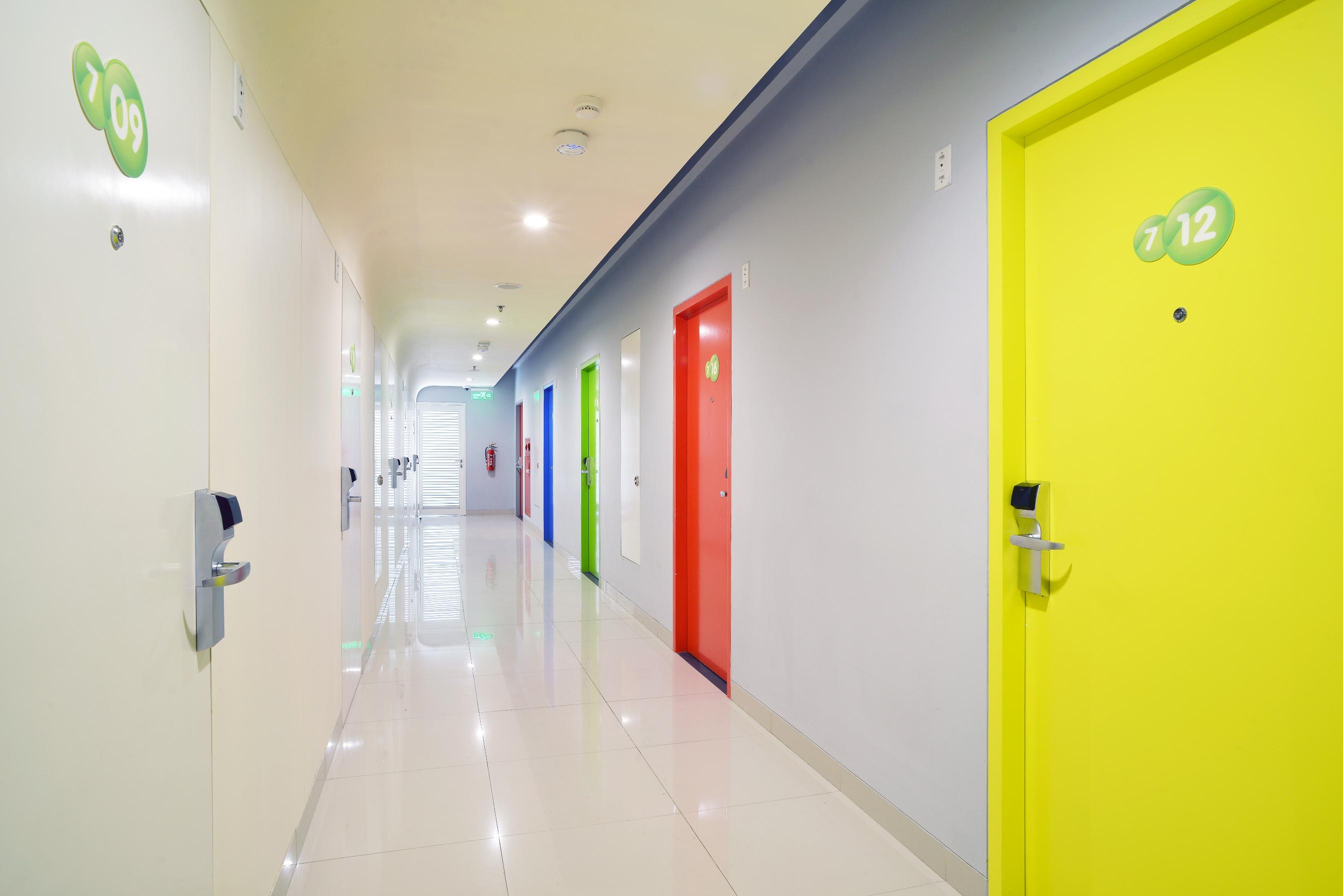 Pop! Hotel Kemang Джакарта Экстерьер фото