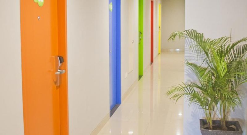 Pop! Hotel Kemang Джакарта Экстерьер фото