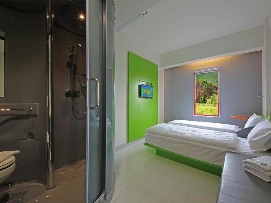 Pop! Hotel Kemang Джакарта Экстерьер фото