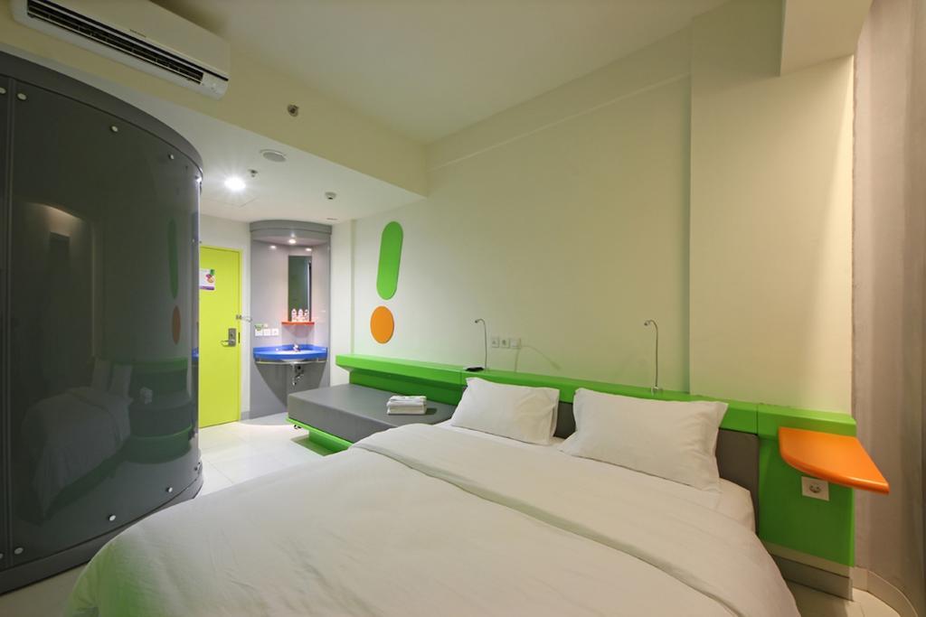 Pop! Hotel Kemang Джакарта Экстерьер фото